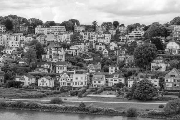 Hamburg Limanı ve Elbe Nehri