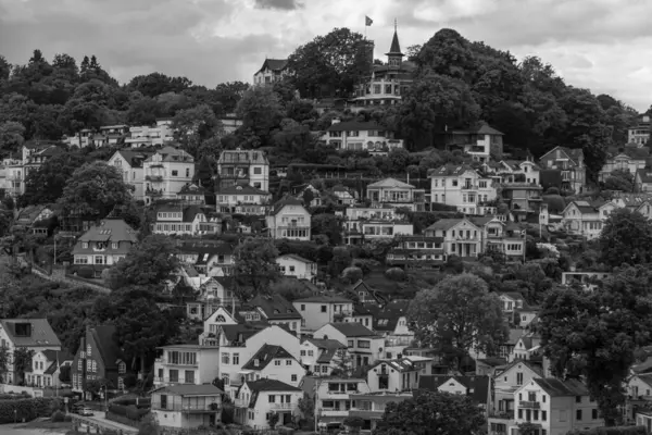 Hamburg Limanı ve Elbe Nehri