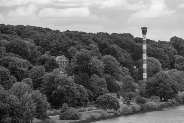 Hamburg Limanı ve Elbe Nehri