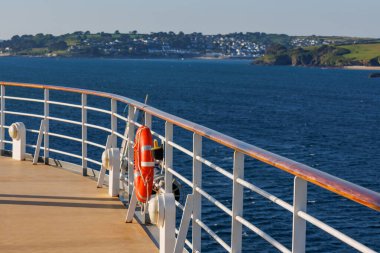 İngiliz sahillerinde gemi gezisi.