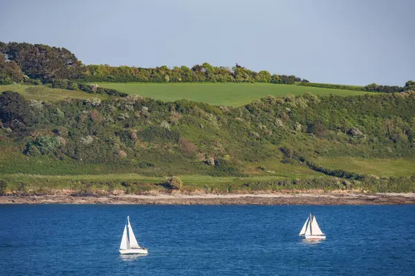 İngiliz sahillerinde gemi gezisi.