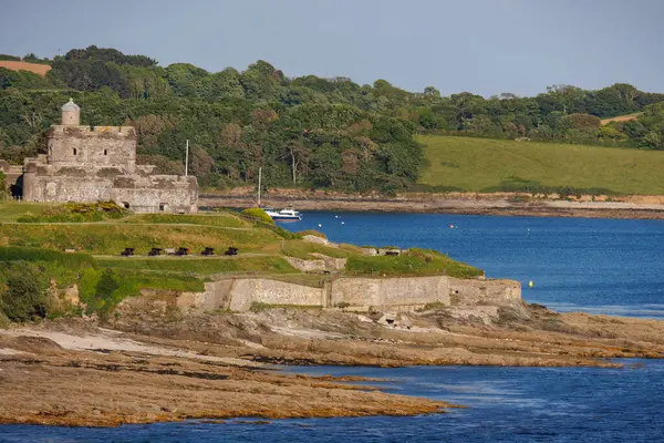 İngiliz sahillerinde gemi gezisi.