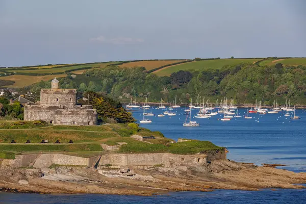 İngiliz sahillerinde gemi gezisi.