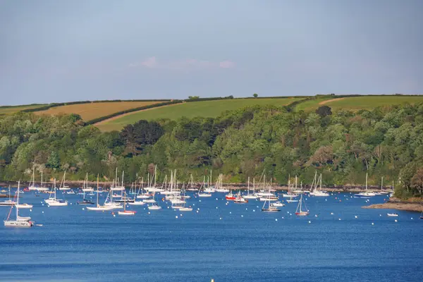İngiliz sahillerinde gemi gezisi.