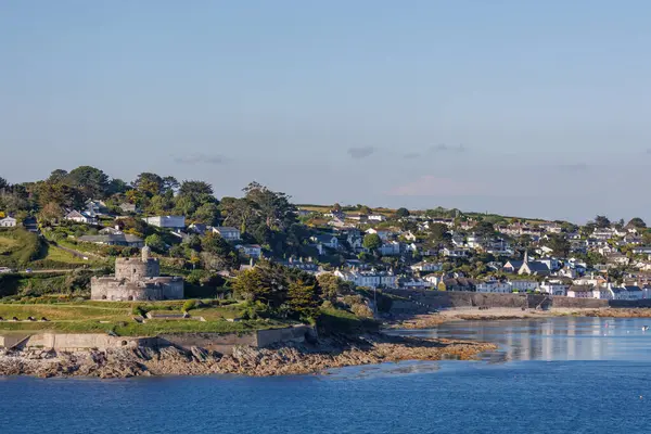 İngiliz sahillerinde gemi gezisi.