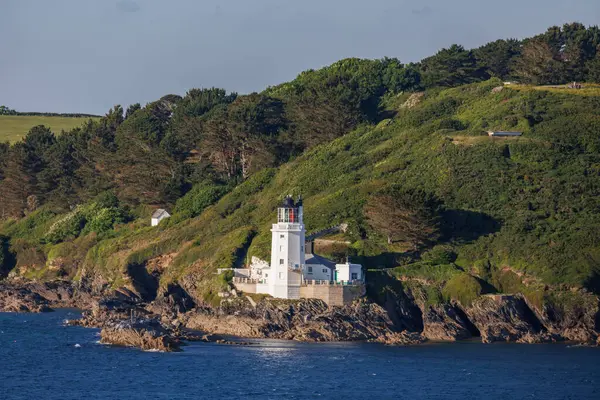 İngiliz sahillerinde gemi gezisi.