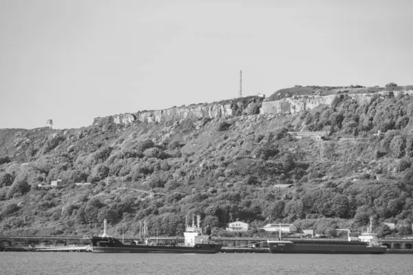 İngiliz sahillerinde gemi gezisi.