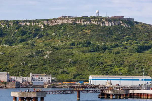 İngiliz sahillerinde gemi gezisi.