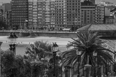 İspanya kıyısındaki Gijon şehri