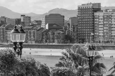 İspanya kıyısındaki Gijon şehri