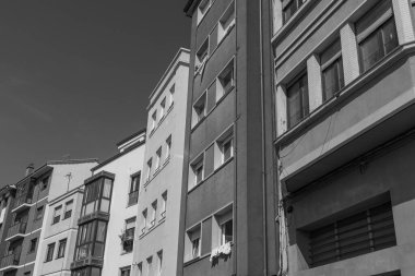 İspanya kıyısındaki Gijon şehri