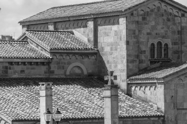 İspanya kıyısındaki Gijon şehri