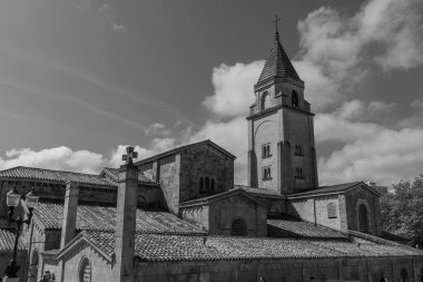 İspanya kıyısındaki Gijon şehri