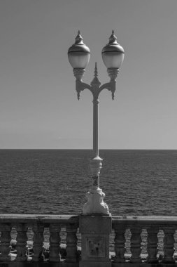 İspanya kıyısındaki Gijon şehri