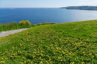 İspanya kıyısındaki Gijon şehri