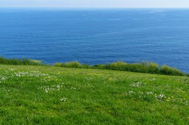 İspanya kıyısındaki Gijon şehri
