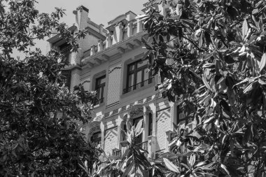 İspanya şehri Gijon denizde.