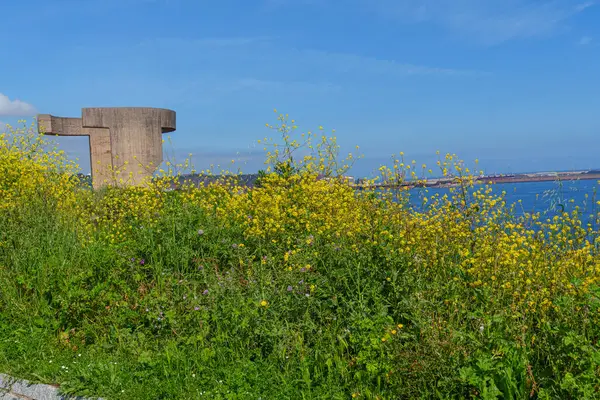 İspanya kıyısındaki Gijon şehri