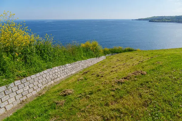 İspanya kıyısındaki Gijon şehri