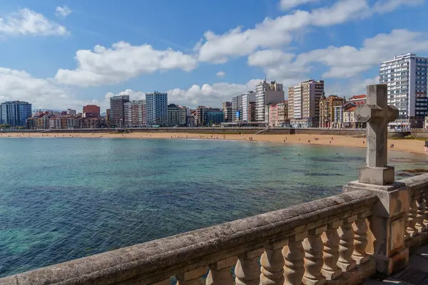 İspanya 'daki Gijon şehri.