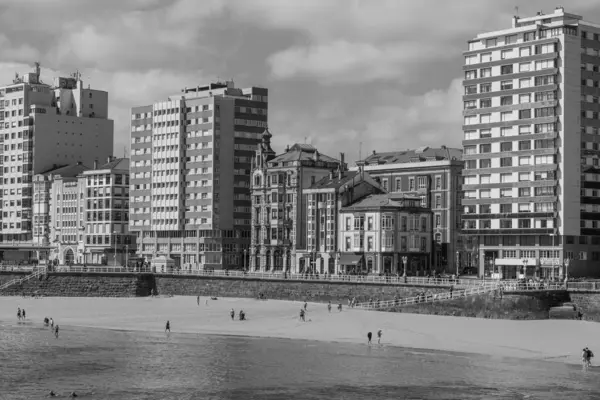 İspanya 'daki Gijon şehri.