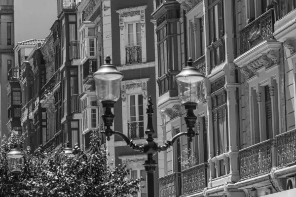 İspanya şehri Gijon denizde.