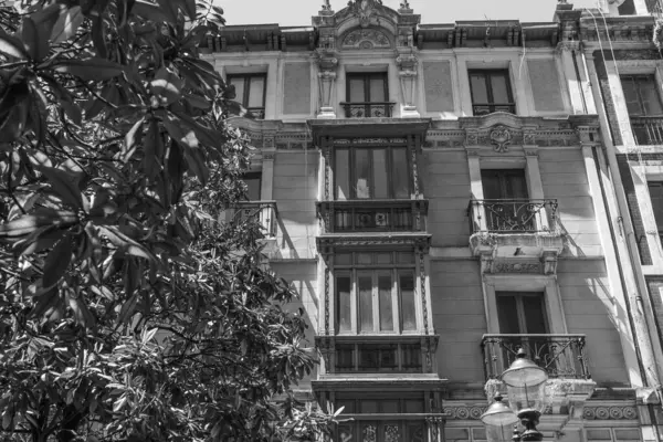 İspanya şehri Gijon denizde.