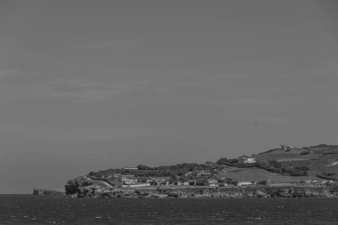 İspanya şehri Gijon denizde.