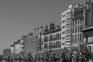 İspanya şehri Gijon denizde.