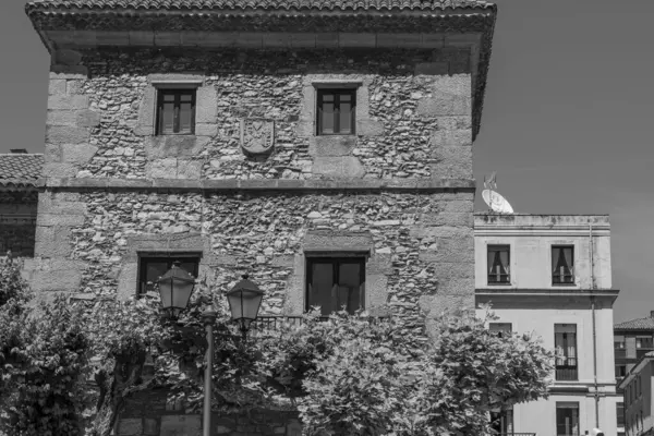 İspanya şehri Gijon denizde.