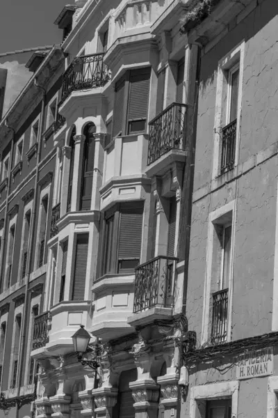 İspanya şehri Gijon denizde.