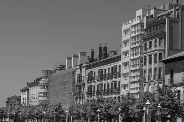 İspanya şehri Gijon denizde.