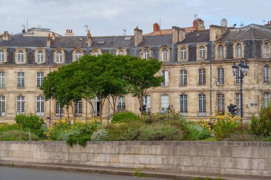 Garonne nehrindeki Bordeaux şehrinde.