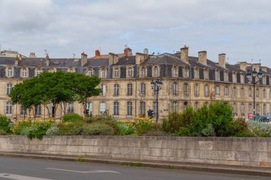 Garonne nehrindeki Bordeaux şehrinde.