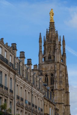 Garonne nehrindeki Bordeaux şehrinde.