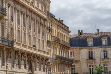 Garonne nehrindeki Bordeaux şehrinde.