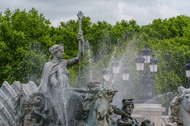 Garonne nehrindeki Bordeaux şehrinde.
