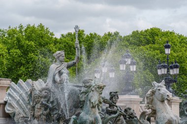 Garonne nehrindeki Bordeaux şehrinde.