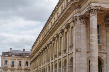 Garonne nehrindeki Bordeaux şehrinde.