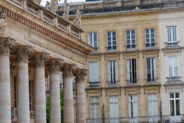 Garonne nehrindeki Bordeaux şehrinde.