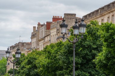 Garonne nehrindeki Bordeaux şehrinde.