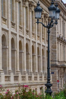Garonne nehrindeki Bordeaux şehrinde.