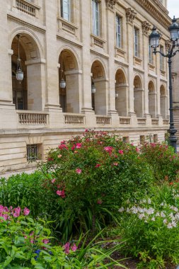 Garonne nehrindeki Bordeaux şehrinde.