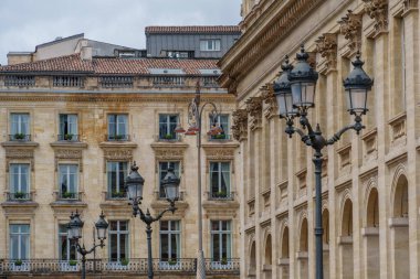 Garonne nehrindeki Bordeaux şehrinde.
