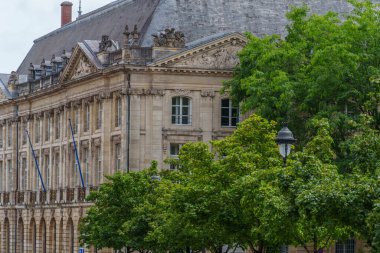 Garonne nehrindeki Bordeaux şehrinde.