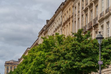 Garonne nehrindeki Bordeaux şehrinde.