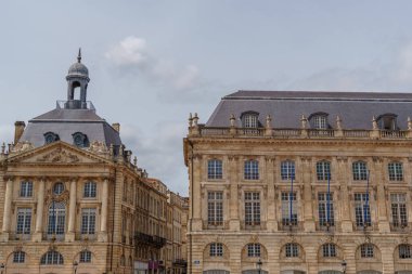 Garonne nehrindeki Bordeaux şehrinde.