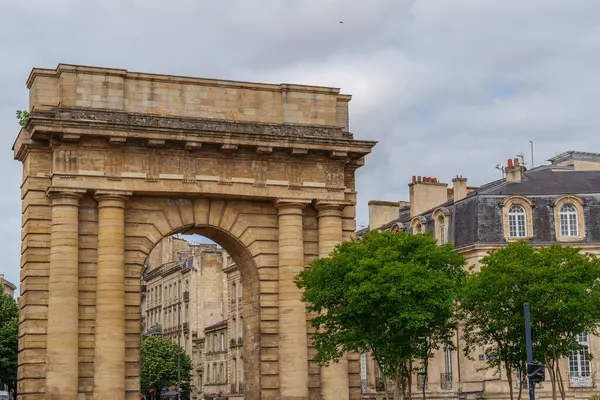 Garonne nehrindeki Bordeaux şehrinde.