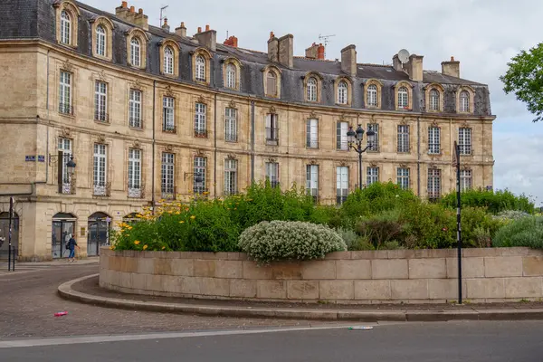 Garonne nehrindeki Bordeaux şehrinde.
