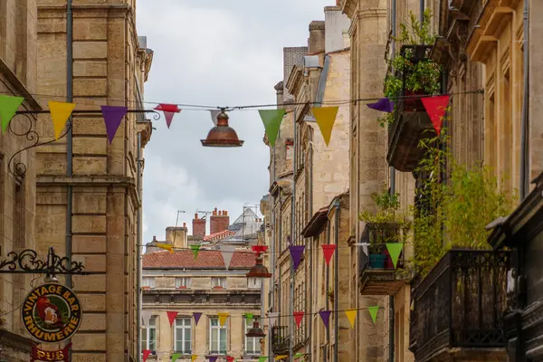 Garonne nehrindeki Bordeaux şehrinde.